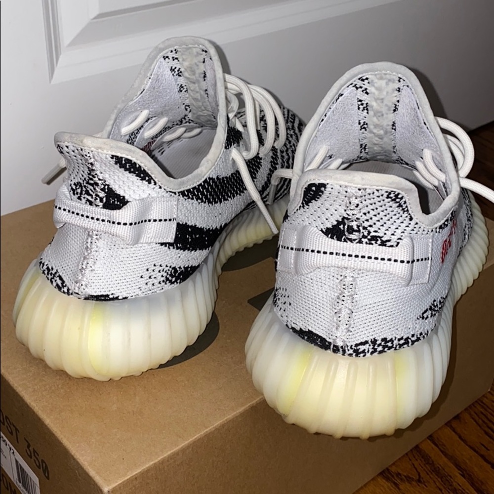 Zebra Yeezy - Picture 2 of 8
